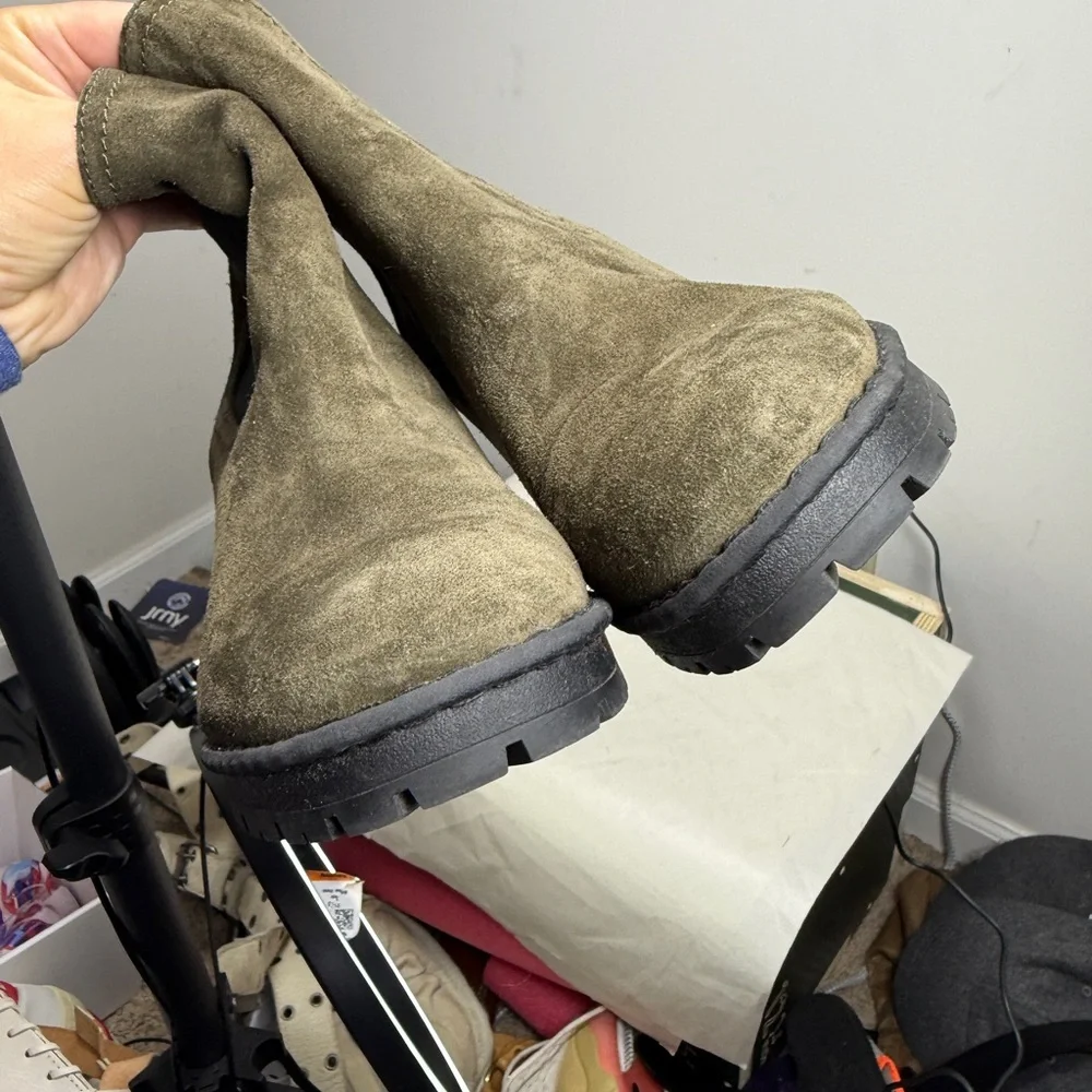 Vince Henderson Water Repellant Heeled Chelsea Boot 8.5M - Picture 6 of 11